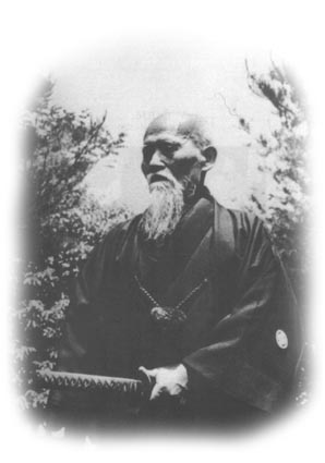 Morihei, mit dem Aiki-Schwert, das ihm die Macht gibt das Böse zu zerschneiden und in der Welt Frieden zu stiften